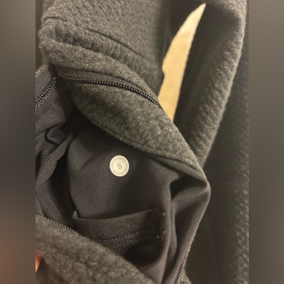 Lululemon at ease hoodie blk/heathered blk size small - Picture 4 of 6
